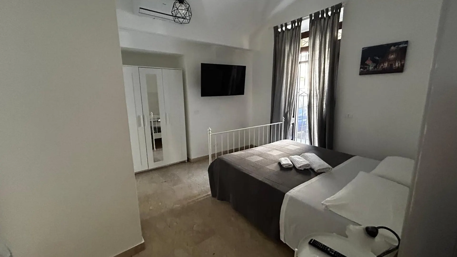 Appartamento G House 100 Aeroporto di Catania Fontana Rossa Italia